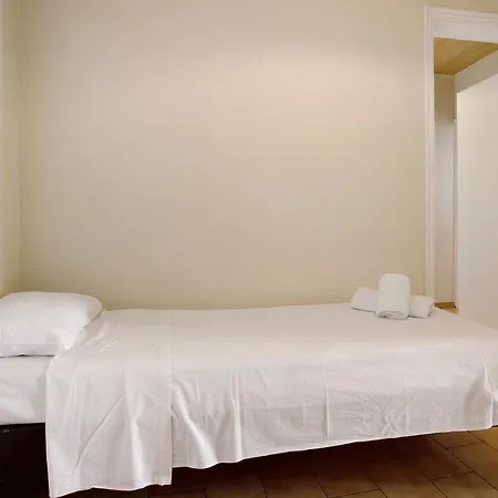 Apartment Paradise 3 *